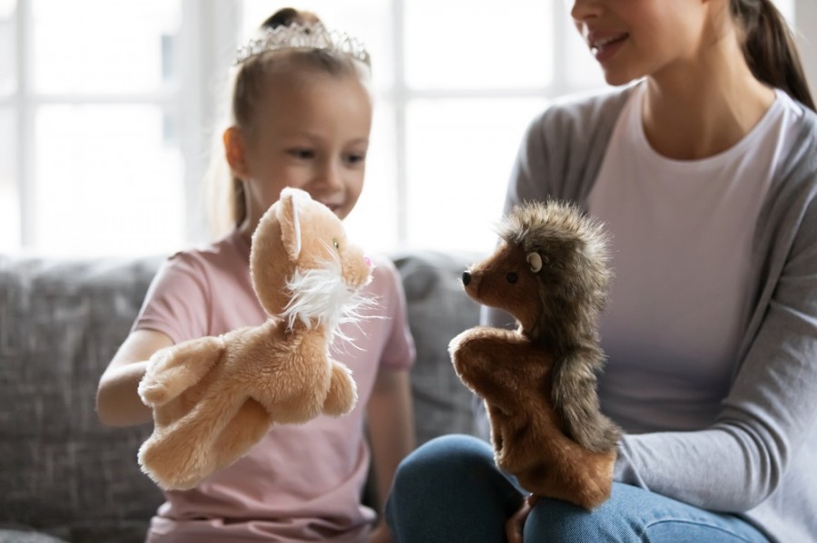 mom explaining diabetes to her daughter